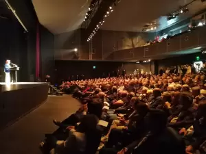 Κατάμεστη η Αίθουσα Τέχνης Κοζάνης στην Κεντρική Ομιλία της Παρασκευής Βρυζίδου