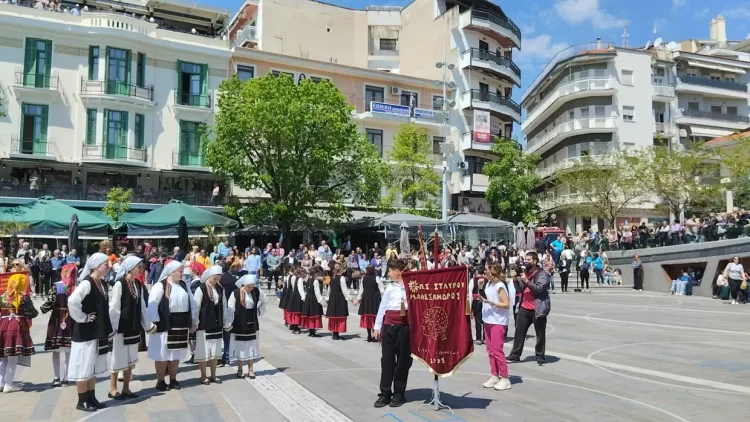 Κοζάνη: Χορός Και Νιάτα Στην Πλατεία Της Πόλης