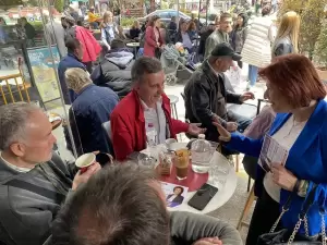 Περιοδεία της Βίκυς Βρυζίδου στην αγορά της Πτολεμαΐδας το Σάββατο 6 Μαΐου