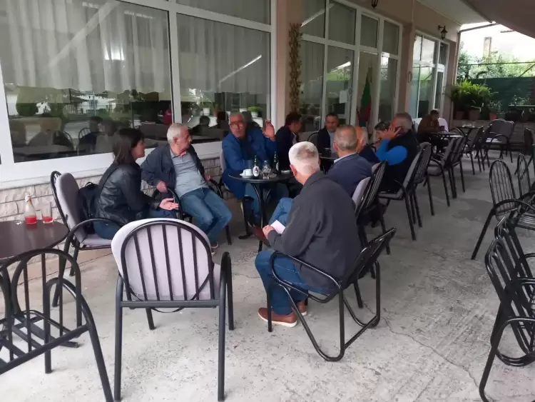 Αντιπροσωπεία του ΚΚΕ στα χωριά Μηλοχωρι και Φούφα του Δήμου Εορδαίας που επλήγησαν από τις έντονες βροχοπτώσεις Αντιπροσωπεία του ΚΚΕ στα χωριά Μηλοχωρι και Φούφα του Δήμου Εορδαίας που επλήγησαν από τις έντονες βροχοπτώσεις