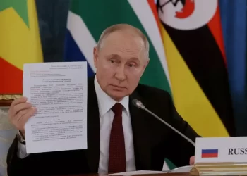 Αποκάλυψη Πούτιν: Έδειξε Συμφωνία Με Την Ουκρανία Που Αθετήθηκε Όταν «Αποσυρθήκαμε Από Το Κίεβο»
