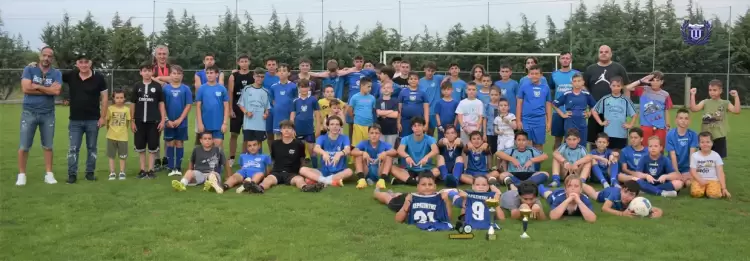 Έκλεισε με τον καλύτερο τρόπο η ποδοσφαιρική σεζόν για την Ακαδημία του Μακεδονικού Κοζάνης … Καλό καλοκαίρι σε όλους