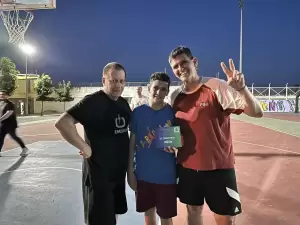 Ένας διαφορετικός αγώνας, ανταλλάσσοντας απόψεις