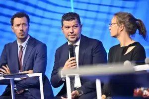 Γιώργος Στάσσης: Η ΔΕΗ κλείνει σε 5 χρόνια τις λιγνιτικές μονάδες Γιώργος Στάσσης: Οι αυξημένες ανάγκες για ενέργεια και η αποανθρακοποίηση απαιτούν τεράστιες συστημικές αλλαγές