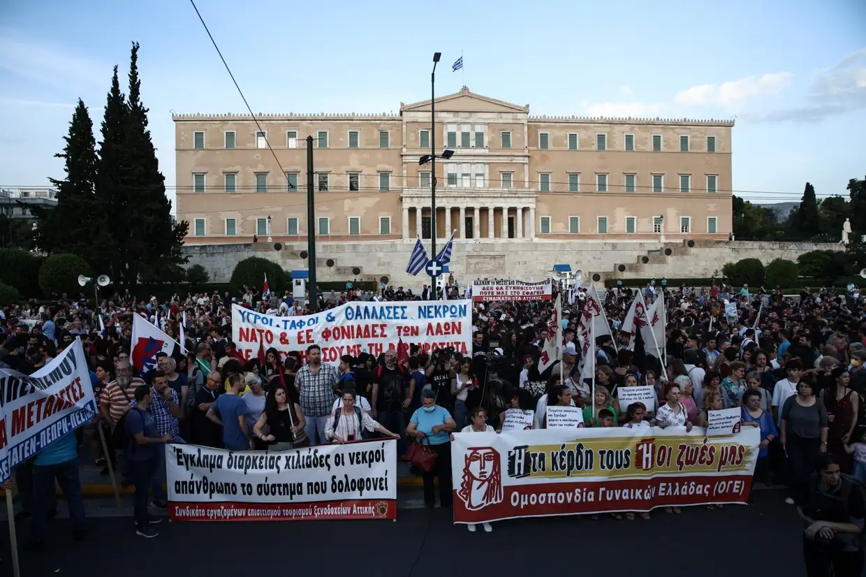 Ναυάγιο: Ο μεγάλος θύμος για την ελληνική ανταπόκριση στο πλοίο της τραγωδίας στα διεθνή ΜΜΕ