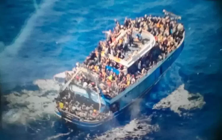 Ναυάγιο Στην Πύλο: Το «Καρυδότσουφλο» Του Τρόμου – Στοιβαγμένοι Εκατοντάδες Μετανάστες Λίγα Λεπτά Πριν Τον Θάνατο (Βίντεο)
