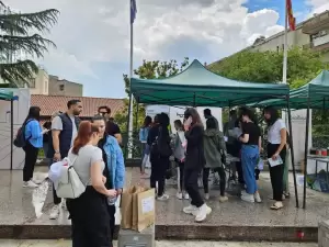 Παίξε, γέλασε και μάθε για το περιβάλλον Παίξε, γέλασε και μάθε για το περιβάλλον