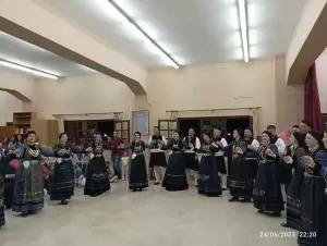 Πάνω από 180 χορευτές παρουσιάζουν ένα μοναδικό θέαμα