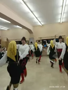 Πάνω από 180 χορευτές παρουσιάζουν ένα μοναδικό θέαμα