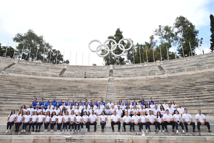 Ο Πρόεδρος Της Εοε Σπύρος Καπράλος Αποχαιρέτησε Την Team Hellas Για Τους Ευρωπαϊκούς Αγώνες
