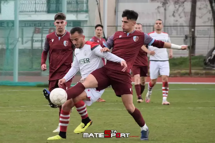 Το αλλιώτικο ποδόσφαιρο, τα φούμαρα και οι μεταξωτές κορδέλες