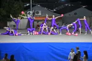 Φλώρινα: Εντυπωσίασε η εκδήλωση επίδειξης ρυθμικής, γενικής γυμναστικής, σύγχρονου χορού και zumba Φλώρινα: Εντυπωσίασε η εκδήλωση επίδειξης ρυθμικής, γενικής γυμναστικής, σύγχρονου χορού και zumba