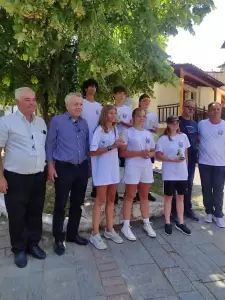 Αιανή Κοζάνης: Επίσκεψη ομάδας μαθητών και καθηγητών της Πολιτείας του Connecticut των ΗΠΑ Αιανή Κοζάνης: Επίσκεψη ομάδας μαθητών και καθηγητών της Πολιτείας του Connecticut των ΗΠΑ