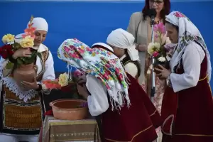 Αναβίωσε το έθιμο του Άη Γιάννη του Κλήδονα