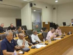 Δημοτικό συμβούλιο Κοζάνης: Τοποθέτηση κερκίδων στο ΔΑΚ Κοζάνης – Ένταση για τα φωτοβολταϊκά