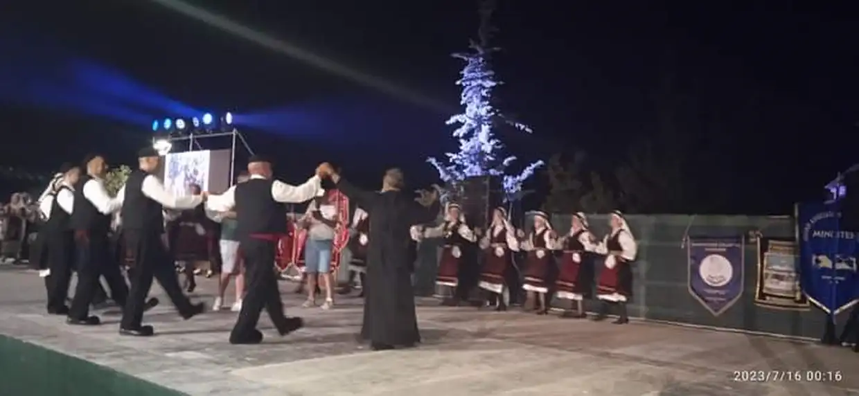 Έκλεψε Την Παράσταση Το Χορευτικό Τμήμα Πλατανορεύματος Στο 1Ο Ηπειρώτικο Αντάμωμα Στην Αλβανία