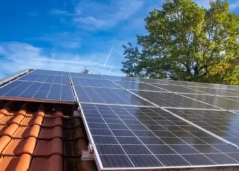 Φωτοστέγη: Η Πράσινη Επανάσταση στις Στέγες