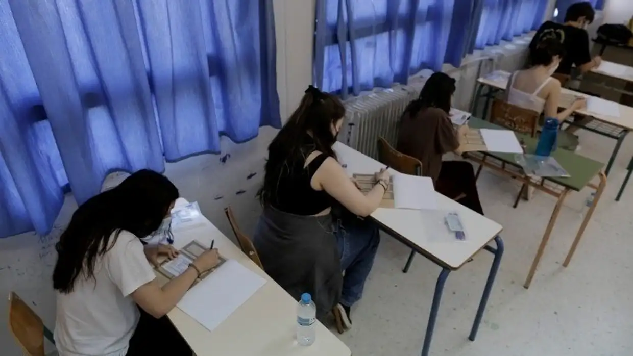 Πανελλαδικές 2023 – Άνοδος βάσεων για τις σχολές Νομικής, Ψυχολογίας και Πολυτεχνείων και πτώση για τις Ιατρικές