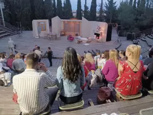 Πρεμιέρα με μπόλικο γέλιο για το  “Αταίριαστο ζευγάρι” του Νήλ Σάιμον