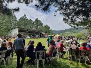 Τρικούβερτο γλέντι  από τα Παρταλόπλα»