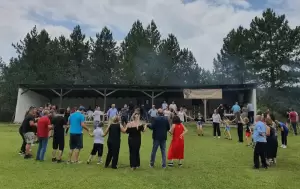 Τρικούβερτο γλέντι  από τα Παρταλόπλα»