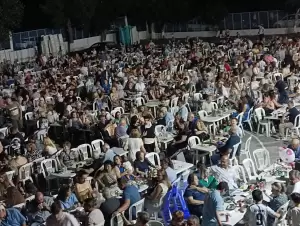 Βροντερό παρών…