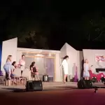 Aπολαυστική παράσταση με τίτλο «Αταίριαστο ζευγάρι» στον κήπο των γλυπτών του Αρχαιολογικού Μουσείου Αιανής