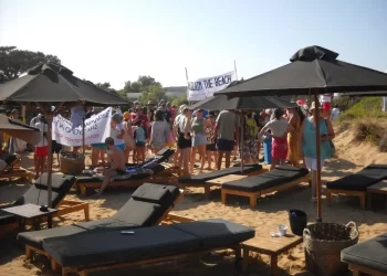 Παραλίες: Πληθαίνουν Οι Καταγγελίες Από Το «Κίνημα Της Πετσέτας»