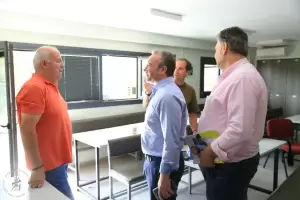 Χάρης Κουζιάκης: Επαφή με την Εστίαση Κοζάνης Ερμής και επίσκεψη στα γραφεία του ΔΕΔΗΕ είχε ο υποψήφιος Δήμαρχος