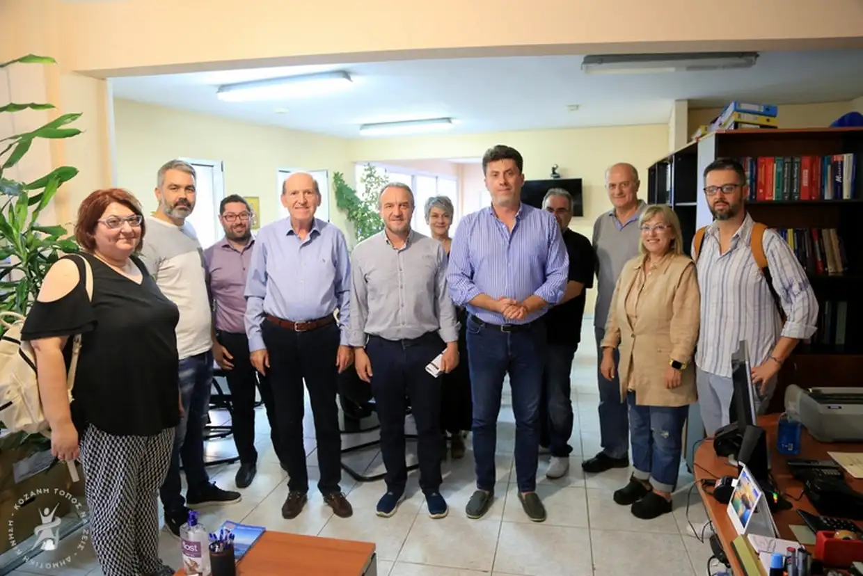 Χάρης Κουζιάκης: Επίσκεψη στις Υπηρεσίες της Περιφέρειας Δυτικής Μακεδονίας Χάρης Κουζιάκης: Επίσκεψη στις Υπηρεσίες της Περιφέρειας Δυτικής Μακεδονίας