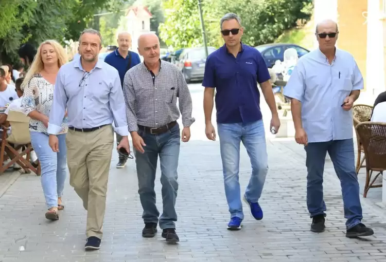 Δημοτική Κίνηση Κοζάνης: Επίσκεψη στη λαϊκή αγορά της Κοζάνης στην οδό Αριστοτέλους