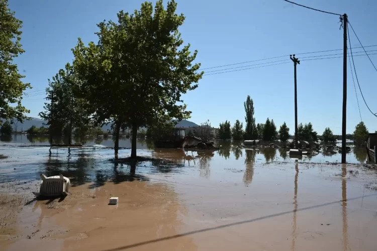 «Νάρκη» Τα Μολυσμένα Νερά Στη Θεσσαλία – Απειλούν Ανθρώπους Και Κτίρια