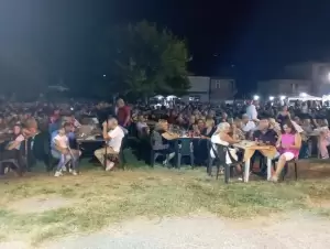 Οι “Φίλοι της Παράδοσης” στην 9η χορευτική συνάντηση στην Κάτω Καμήλα Σερρών Οι “Φίλοι της Παράδοσης” στην 9η χορευτική συνάντηση στην Κάτω Καμήλα Σερρών