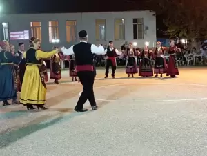 Οι “Φίλοι της Παράδοσης” στην 9η χορευτική συνάντηση στην Κάτω Καμήλα Σερρών Οι “Φίλοι της Παράδοσης” στην 9η χορευτική συνάντηση στην Κάτω Καμήλα Σερρών