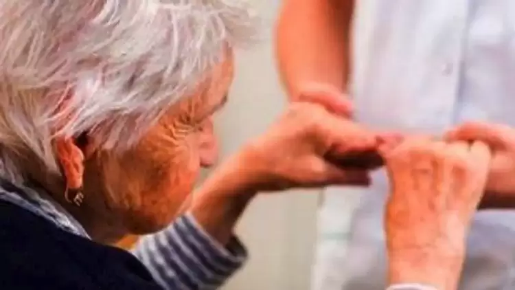 Ο πληθυσμός της Ελλάδας μειώνεται με απόλυτα νούμερα