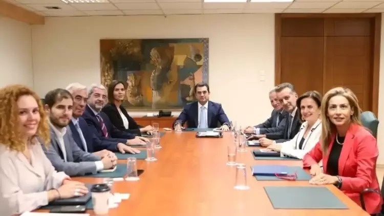 Ο Κώστας Σκρέκας ζητά: «Μόνιμη μείωση τιμής» σε σημαντικά καταναλωτικά προϊόντα από την ελληνική βιομηχανία τροφίμων Ο Κ. Σκρέκας ζητά: «Μόνιμη μείωση τιμής» σε σημαντικά καταναλωτικά προϊόντα από την ελληνική βιομηχανία τροφίμων