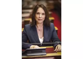 Καλλιόπη Βέττα – Ομιλία στην Βουλή: Ράβε ξήλωνε της κυβέρνησης και στον Τουρισμό (βίντεο)