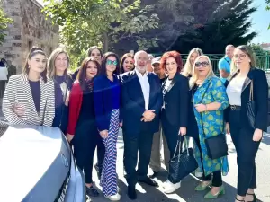 Κυριάκος Μητσοτάκης στην Κοζάνη: “Είμαστε η παράταξη που ξέρει να διαχειρίζεται κρίσεις και να ξεπερνά δυσκολίες” (εικόνες & βίντεο) Ο Κυριάκος Μητσοτάκης στην Κοζάνη: “Είμαστε παράταξη πού αναλαμβάνει δύσκολες αποστολές” (εικόνες & βίντεο)