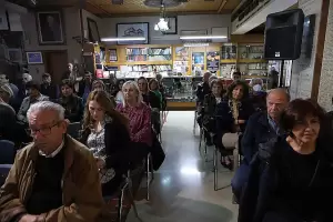 Η παρουσίαση του μυθιστορήματος του Μάκη Καραγιάννη – “Η Σκόνη του κόσμου όταν γκρεμίζεται”