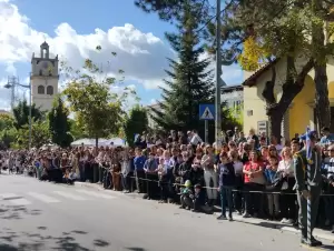 Τιμή και καμάρι στην παρέλαση της Κοζάνης Τιμή και καμάρι στην παρέλαση της Κοζάνης