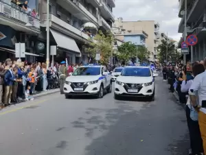 Τιμή και καμάρι στην παρέλαση της Κοζάνης Τιμή και καμάρι στην παρέλαση της Κοζάνης