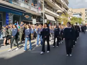 Τιμή και καμάρι στην παρέλαση της Κοζάνης Τιμή και καμάρι στην παρέλαση της Κοζάνης