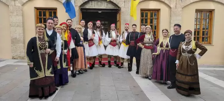 Σύνδεσμος Γραμμάτων και Τεχνών Ν. Κοζάνης: Τίμησαν τον δάσκαλο Κωνσταντίνο Σιαμπανόπουλο Σύνδεσμος Γραμμάτων και Τεχνών Ν. Κοζάνης: Τίμησαν τον δάσκαλο Κωνσταντίνο Σιαμπανόπουλο