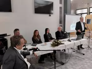 7ο Συμπόσιο Λογοτεχνίας, στην Κοζάνη- Τιμώμενος συγγραφέας, ο Χρήστος Χωμενίδης 7ο Συμπόσιο Λογοτεχνίας, στην Κοζάνη Τιμώμενος συγγραφέας, ο Χρήστος Χωμενίδης