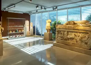 Kke: Να μην απολυθεί κανένας εργαζόμενος στο Υπουργείο Πολιτισμού  και να καλυφθούν πλήρως οι ανάγκες με μόνιμο προσωπικό