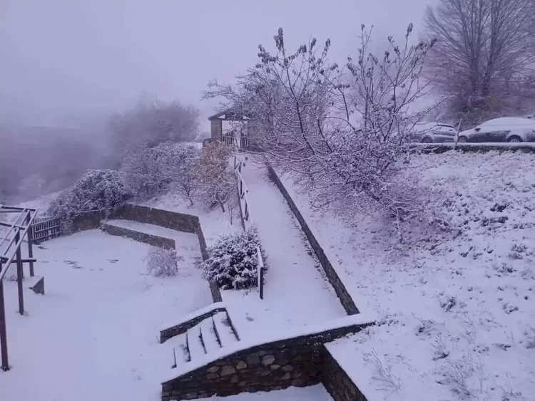 Έπεσαν Τα Πρώτα Χιόνια Στη Δυτική Μακεδονία – Στα Λευκά Νυμφαίο Και Πισοδέρι