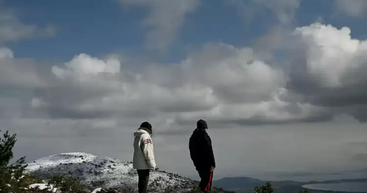 Καιρός: Αίθριος μέχρι την Πέμπτη – Πτώση της θερμοκρασίας βροχές και χιόνια από το Σάββατο