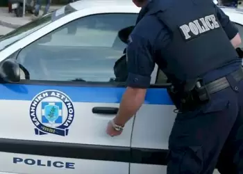 Πτολεμαϊδα: 22 χρόνη έκλεψε από γιαγιά  δύο χρυσές αλυσίδες και ένα χρυσό σταυρό