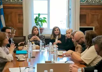 Συνάντηση εκπροσώπων του ΠΑΣΟΚ με τους Καλλιτεχνικούς Διευθυντές των ΔΗΠΕΘΕ Χωρίς τον Λευτέρη Πλασκοβίτη