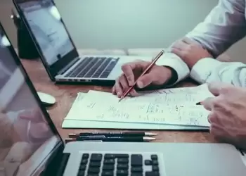 Θετικοί οι εξωκοινοβουλευτικοί φορείς για το ν/σ για κόκκινα δάνεια – Ποιες προϋποθέσεις θέτουν